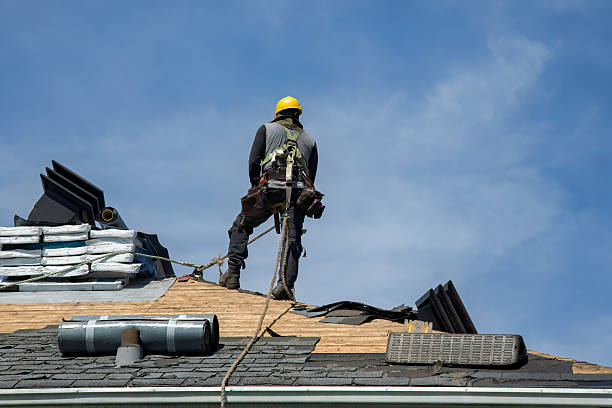 Professional Flat Roof Repair technician working in Kamrar, IA